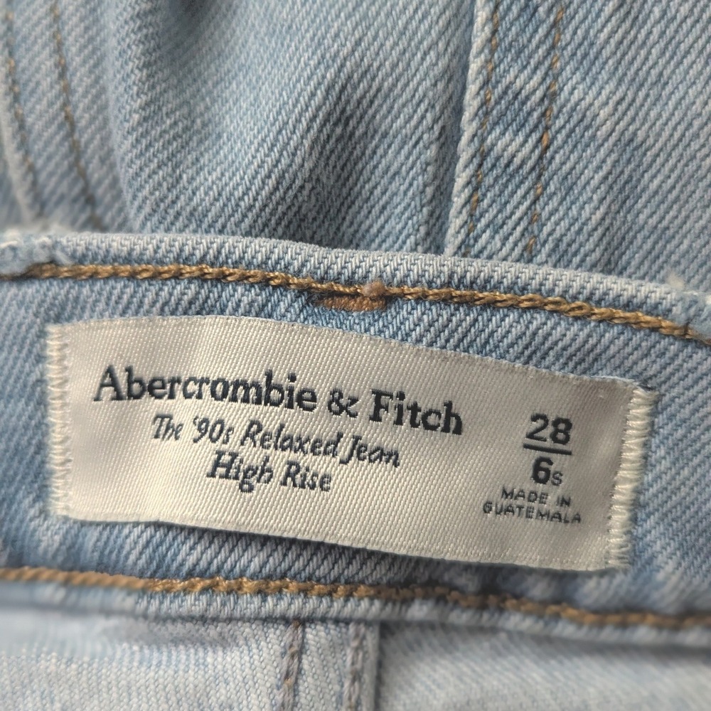 Abercrombie 90s Relaxed Jean High Rise Light Wash Straight Leg 28 Short - Picture 7 of 16